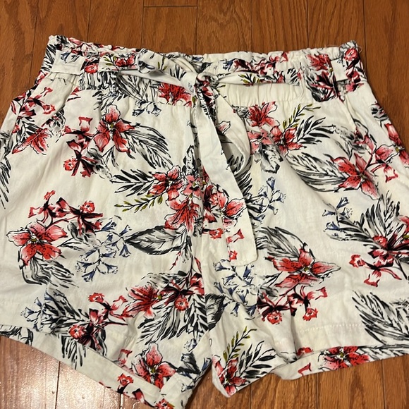 Cali 1850 Los Angeles Linen Shorts with Matching Belt/ Elastic Waist & Pockets - Picture 2 of 7